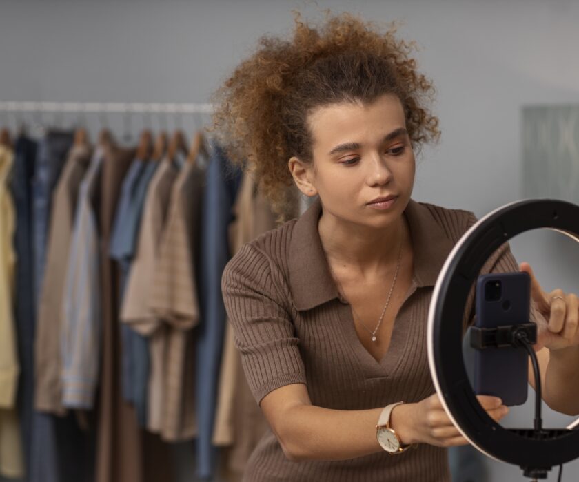 Vídeos Estratégicos: Conduzindo o Cliente da Descoberta à Decisão com Engajamento e Técnica